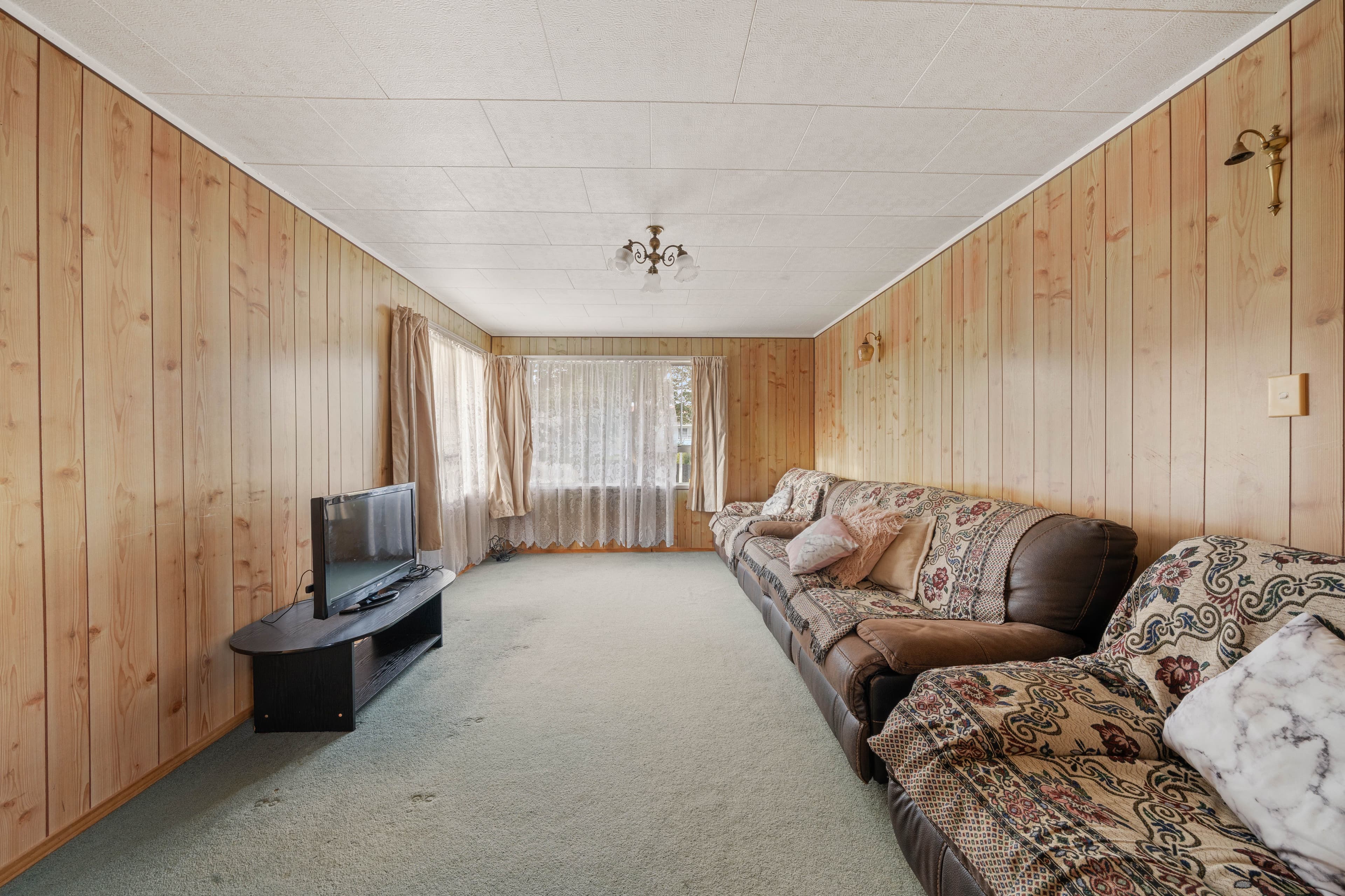 For sale — 56 Ferndown Avenue