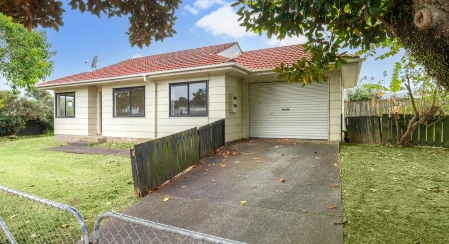 Sold: 2 Staverton Crescent, Mangere